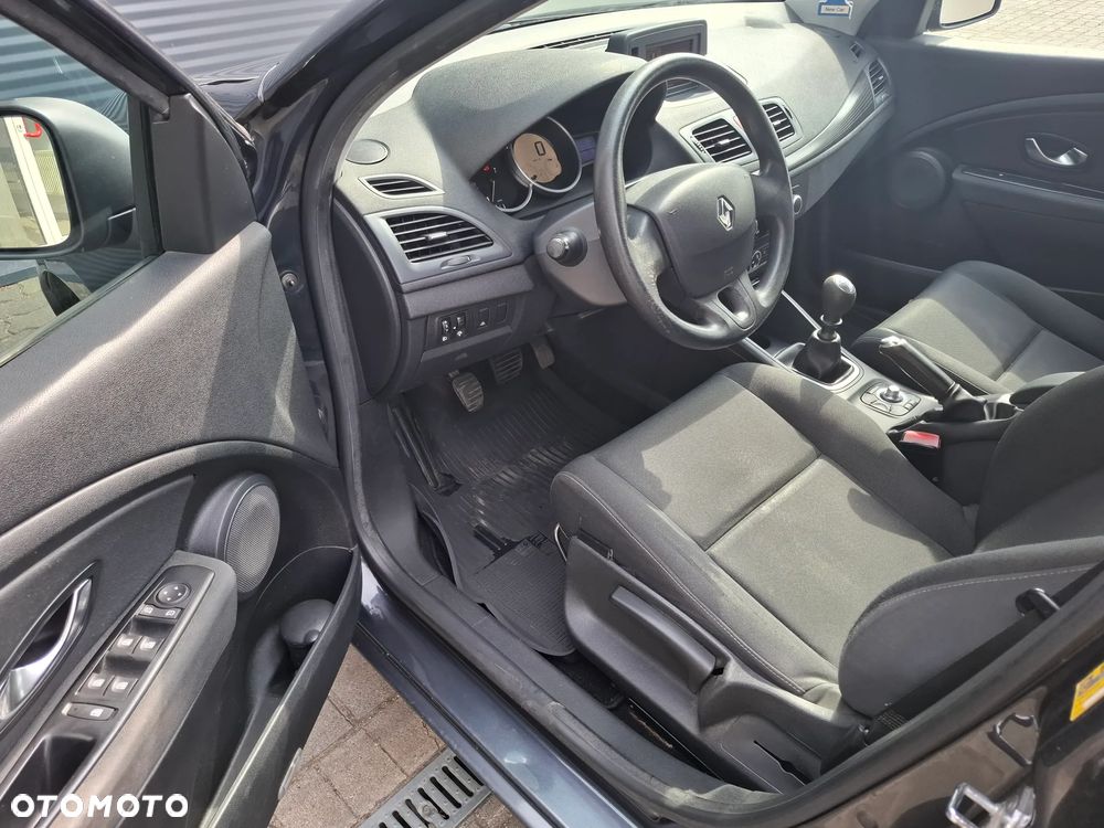 Renault Megane 1.5 dCi Authentique - 9