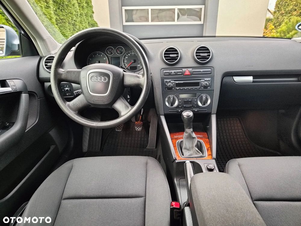 Audi A3 Sportback 1.6 Ambiente - 8