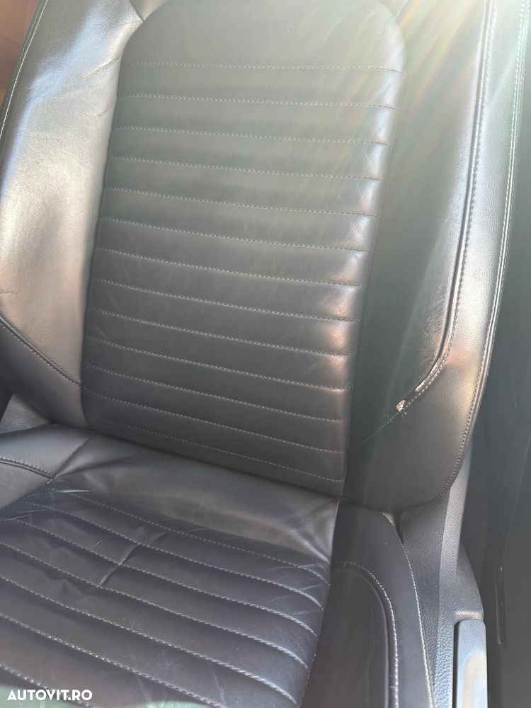 Volkswagen Passat - 12