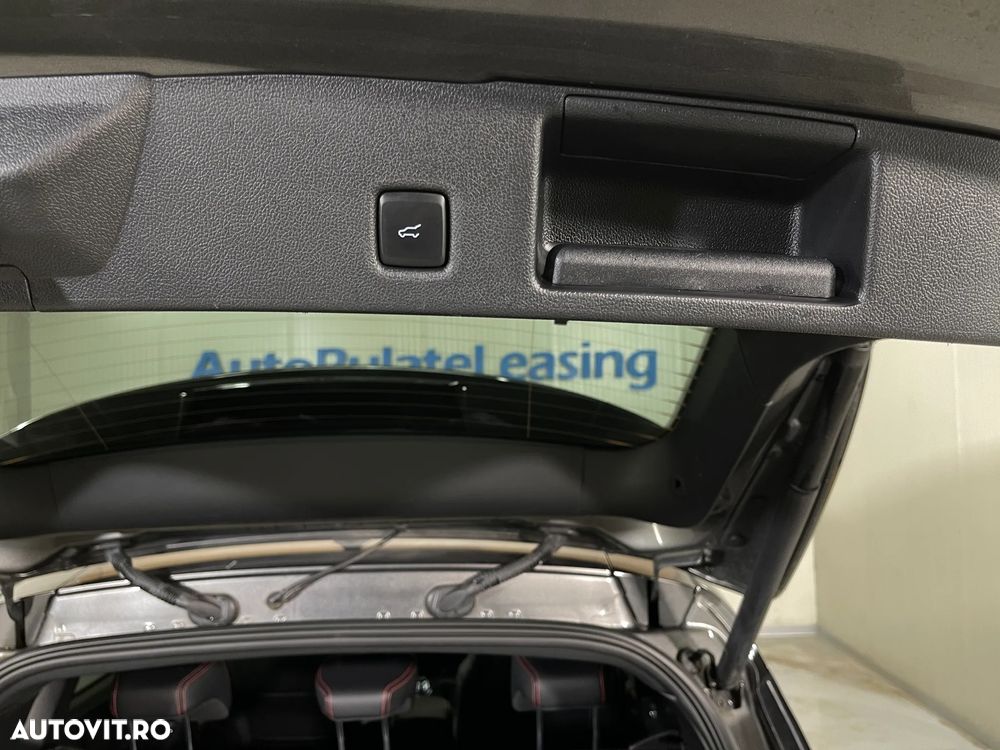 Ford Kuga 2.5 Duratec FHEV 4x4 ST-LINE X - 23