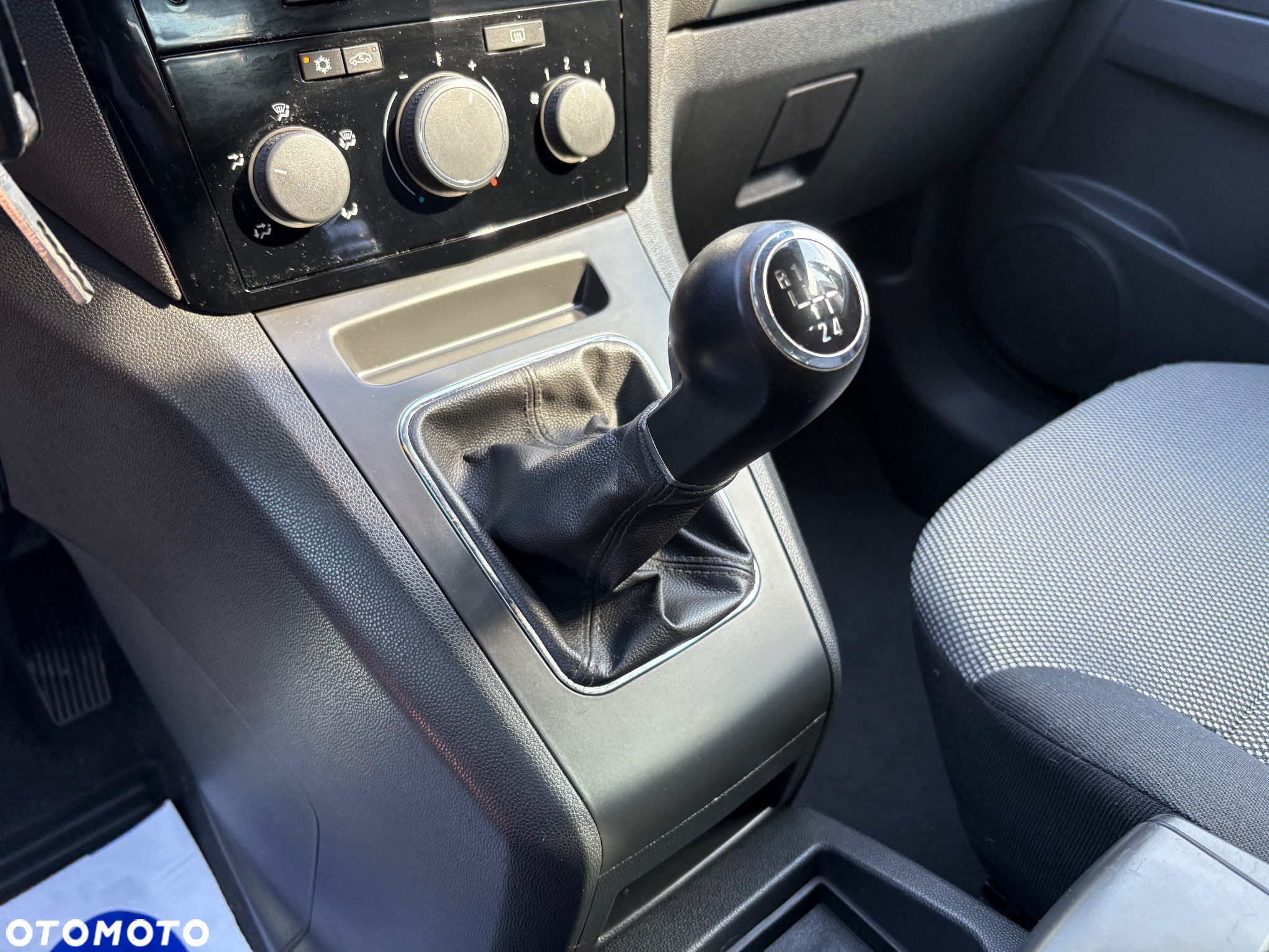 Opel Zafira 1.8 Cosmo - 19