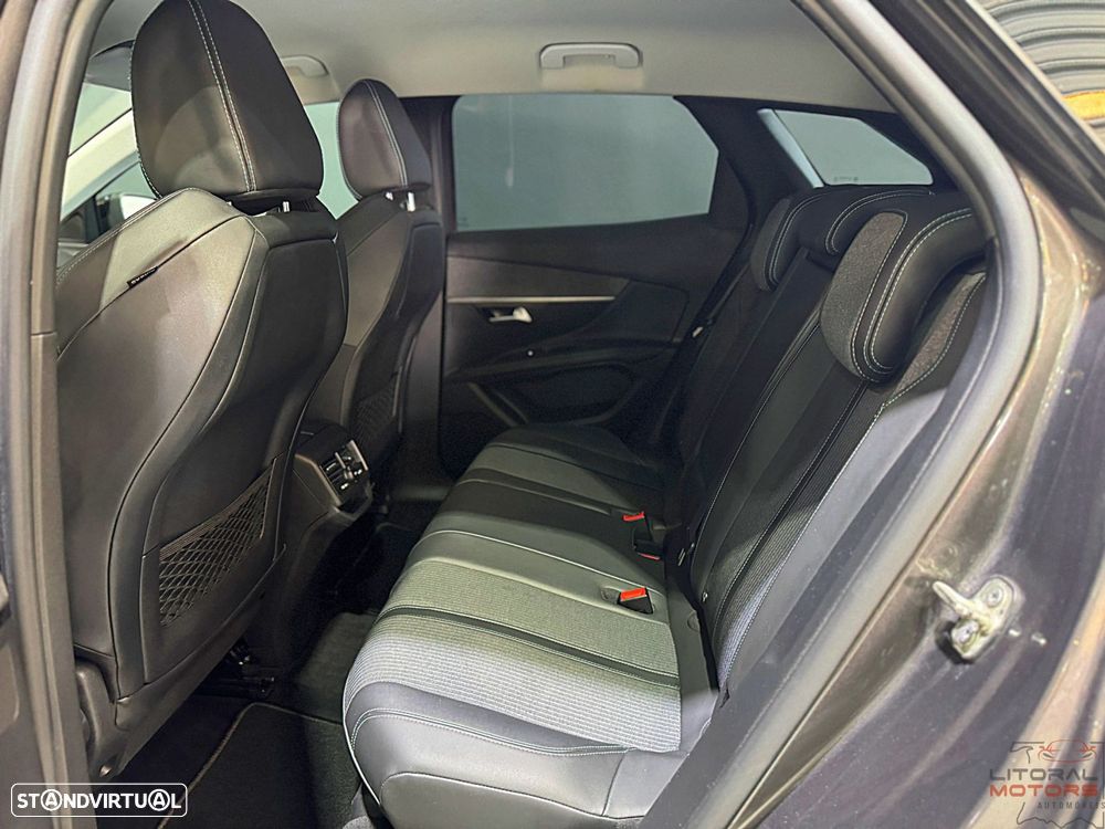 Peugeot 3008 1.2 PureTech Allure Pack EAT8 - 16