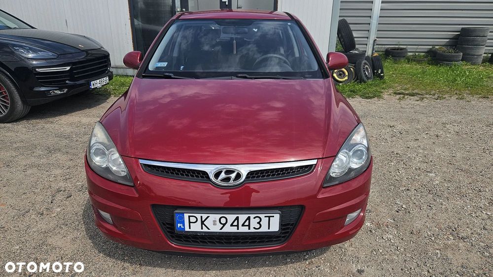 Hyundai i30 1.4 Base + - 3