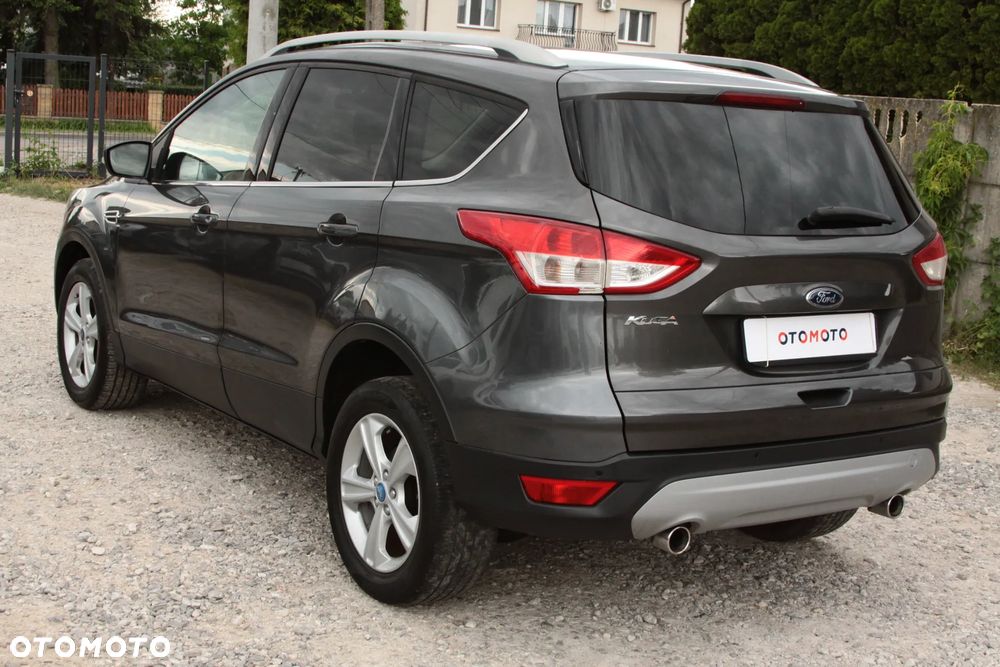 Ford Kuga 2.0 TDCi 2x4 Titanium - 6