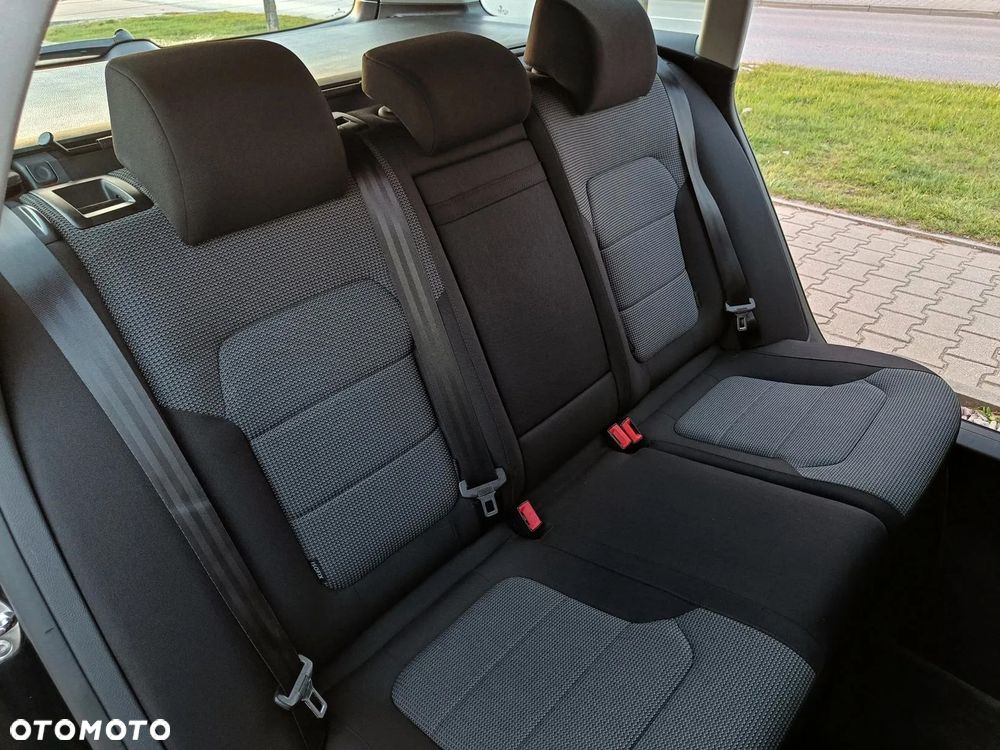 Volkswagen Passat 2.0 TDI DSG BlueMotion Technology Exclusive - 30