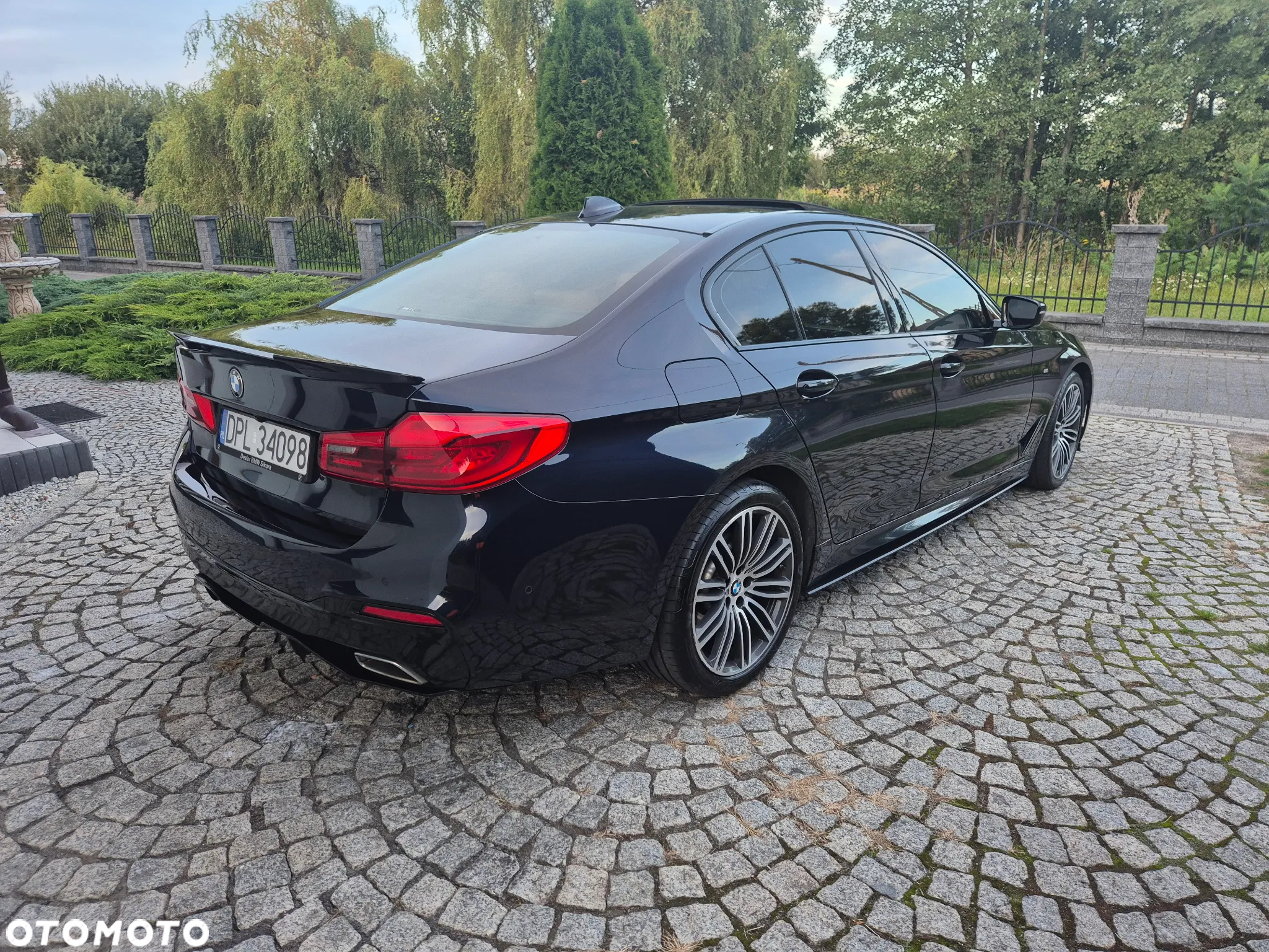 BMW Seria 5 520d M Sport - 4