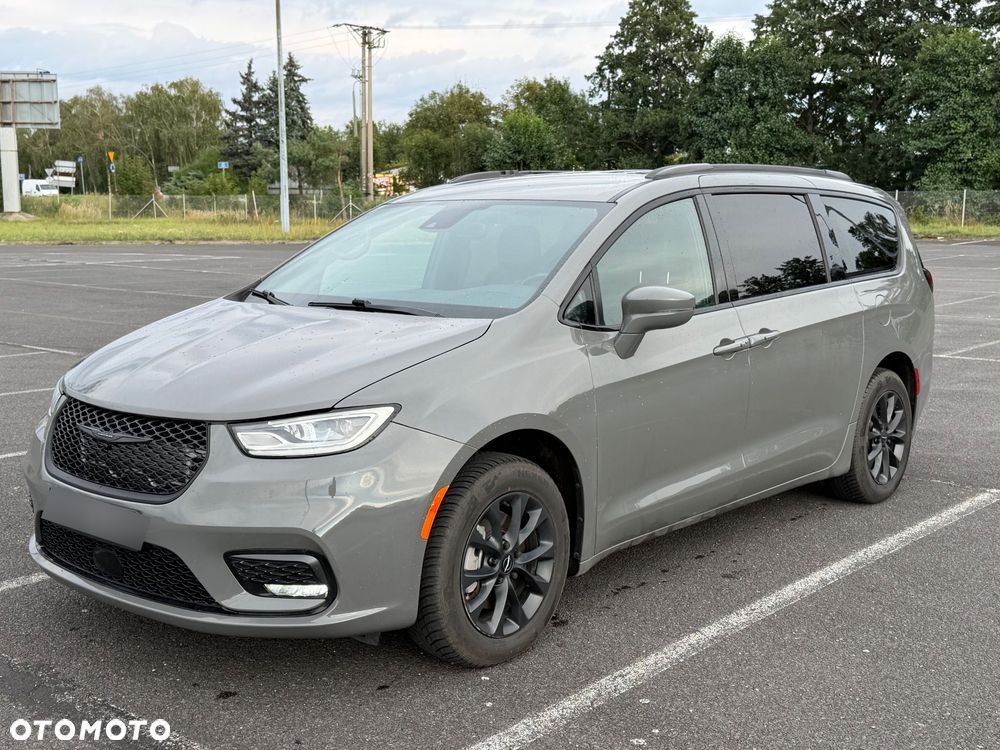 Chrysler Pacifica - 2