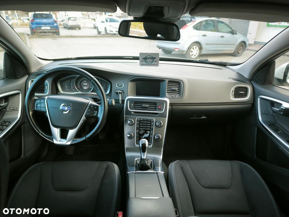 Volvo V60 D4 Kinetic - 12