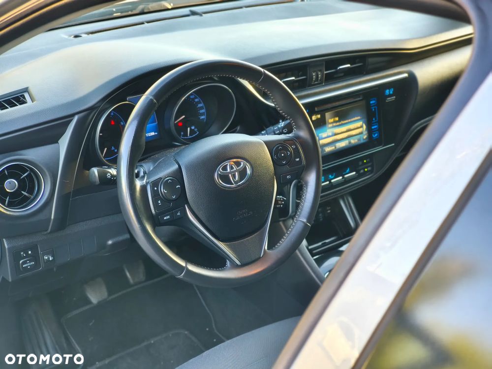 Toyota Auris 1.6 D-4D Dynamic - 14