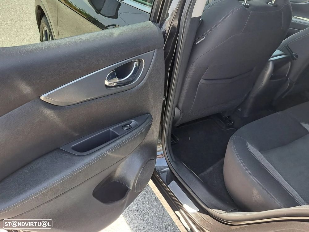 Nissan Qashqai 1.3 DIG-T N-Connecta J18 - 19