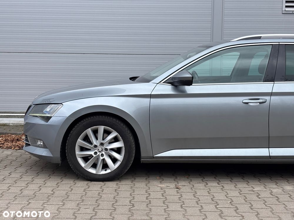 Skoda Superb 2.0 TDI Style DSG - 4