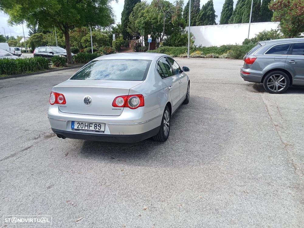 VW Passat 2.0 TDI Trendline BlueMotion - 3
