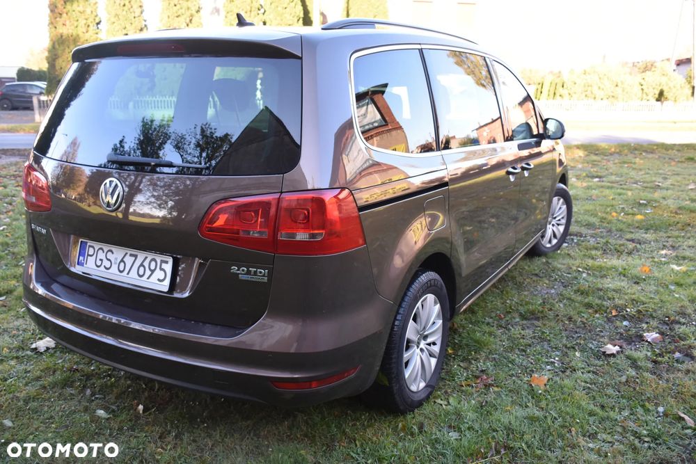 Volkswagen Sharan 2012 photo 2