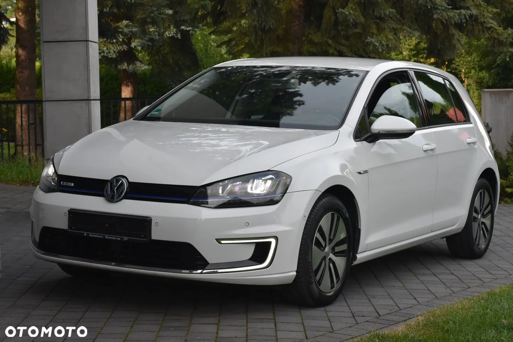 Volkswagen Golf - 1
