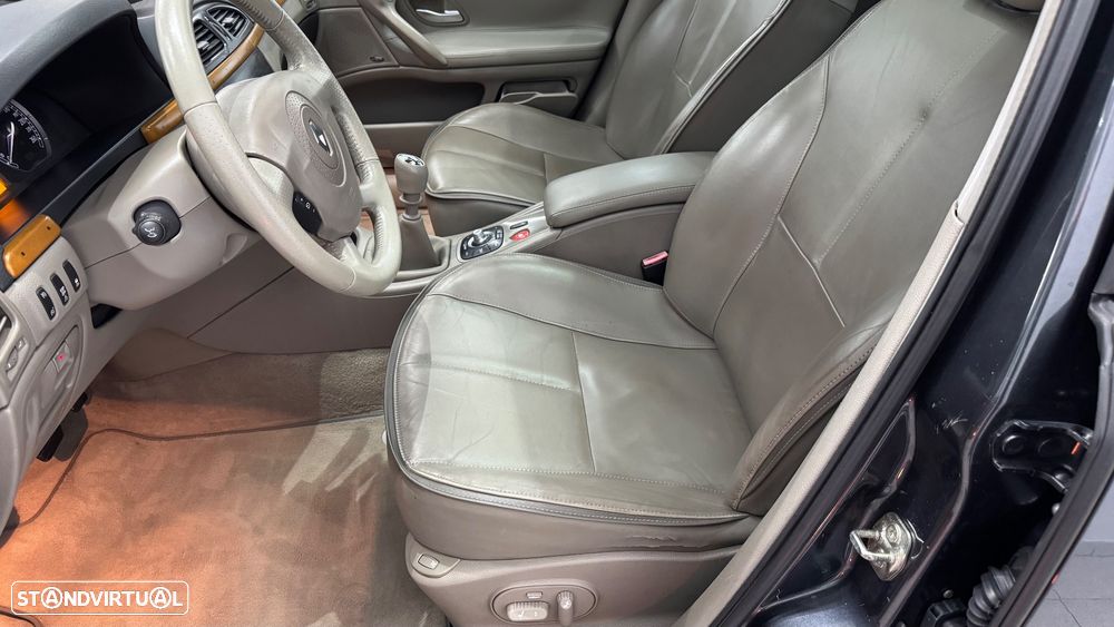 Renault Laguna 1.9 dCi Initiale - 9