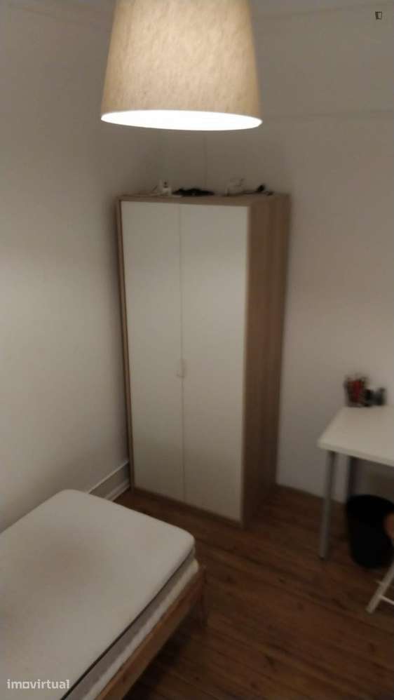 Quarto - localizado em Alcântara Lisbon - Grande imagem: 4/9