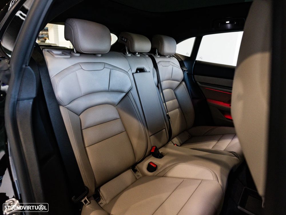 Porsche Taycan Sport Turismo - 47