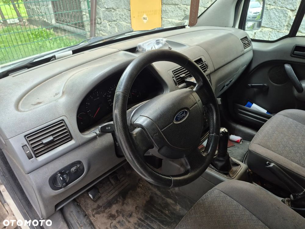 Ford Tourneo Connect - 10