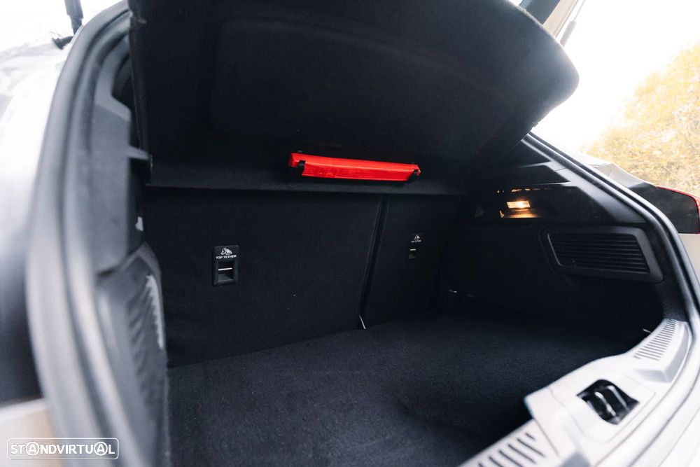 Ford Focus 1.0 EcoBoost Hybrid Aut. ST-LINE - 58