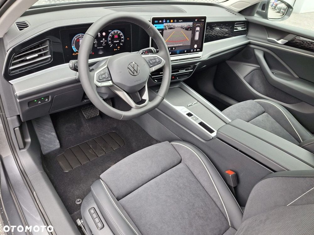 Volkswagen Passat - 11