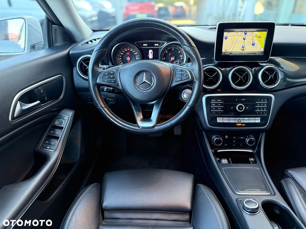 Mercedes-Benz CLA 200 d 7G-DCT Urban - 16