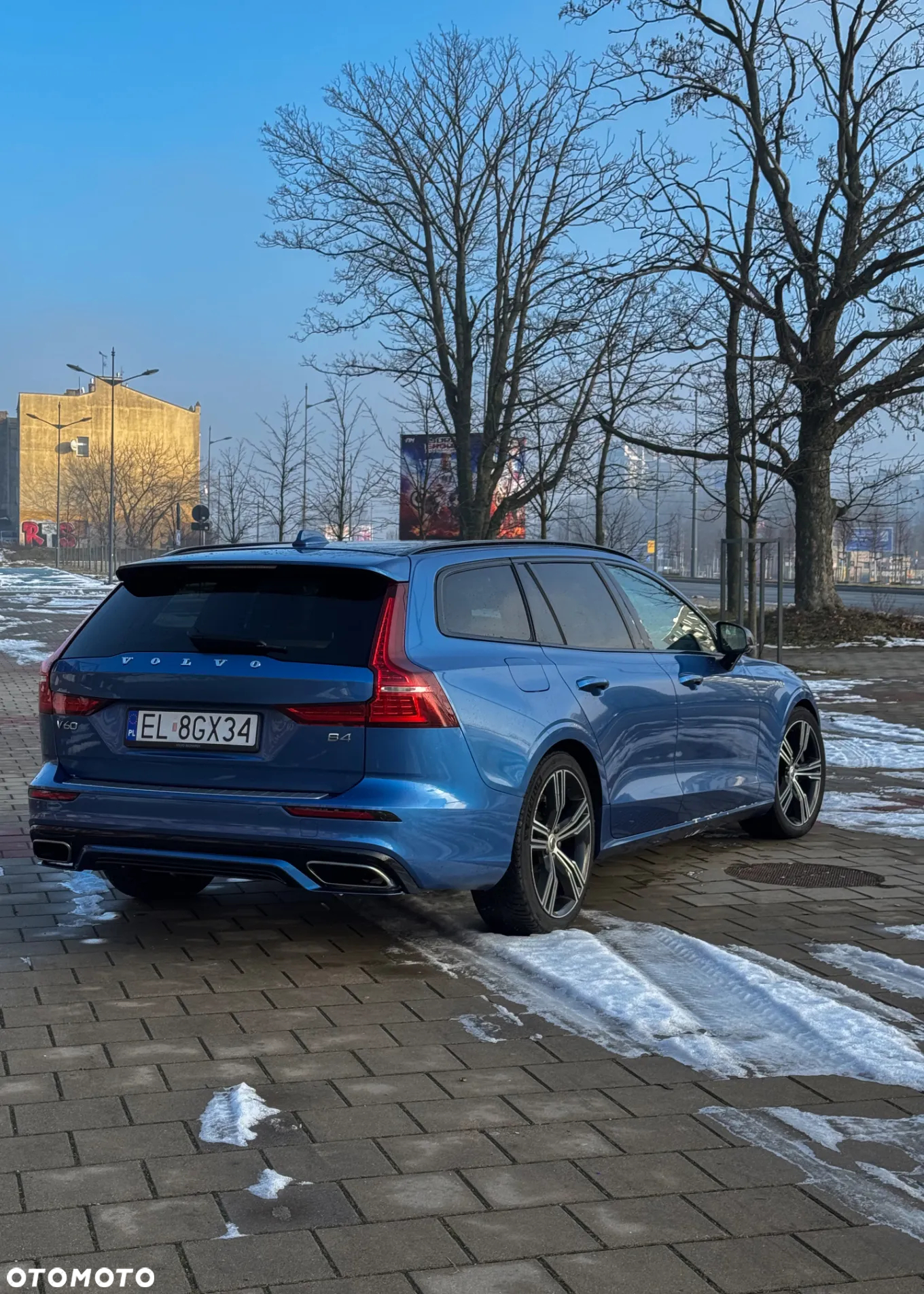Volvo V60 D4 R-Design - 8