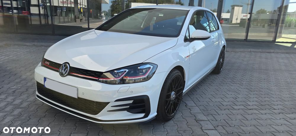 Volkswagen Golf - 2