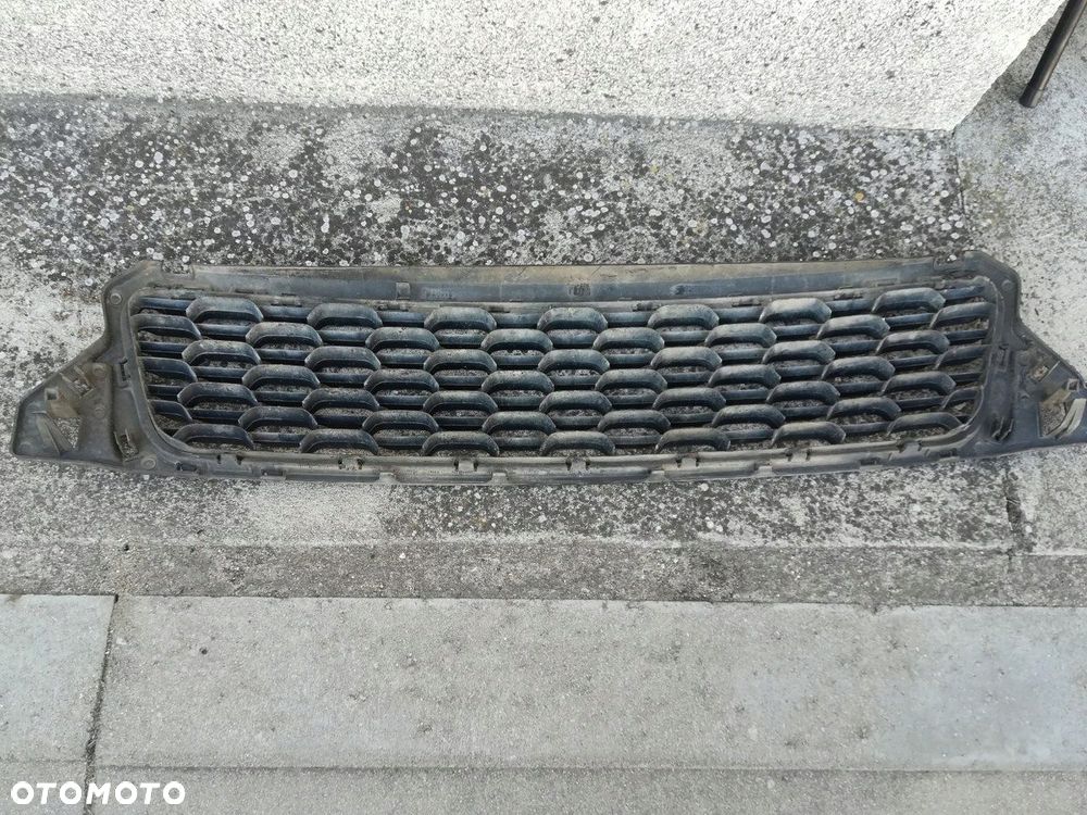 DACIA DUSTER KRATKA ZDERZAKA PRZEDNIEGO 622540347 - 2