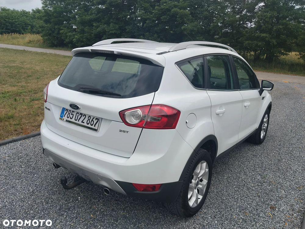 Ford Kuga 2.5 Titanium - 12