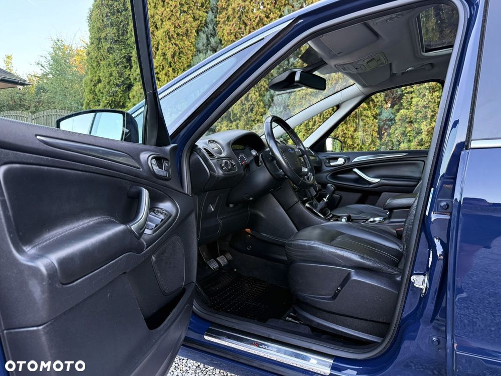 Ford S-Max - 21