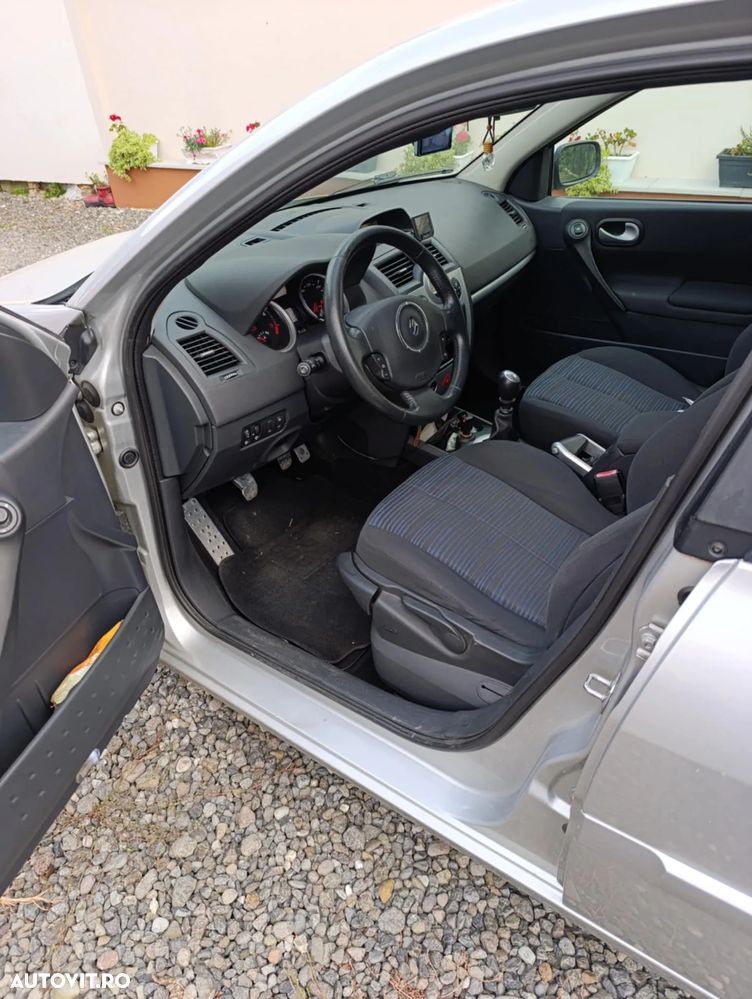 Renault Megane 1.5 dCi FAP Grandtour Authentique - 12