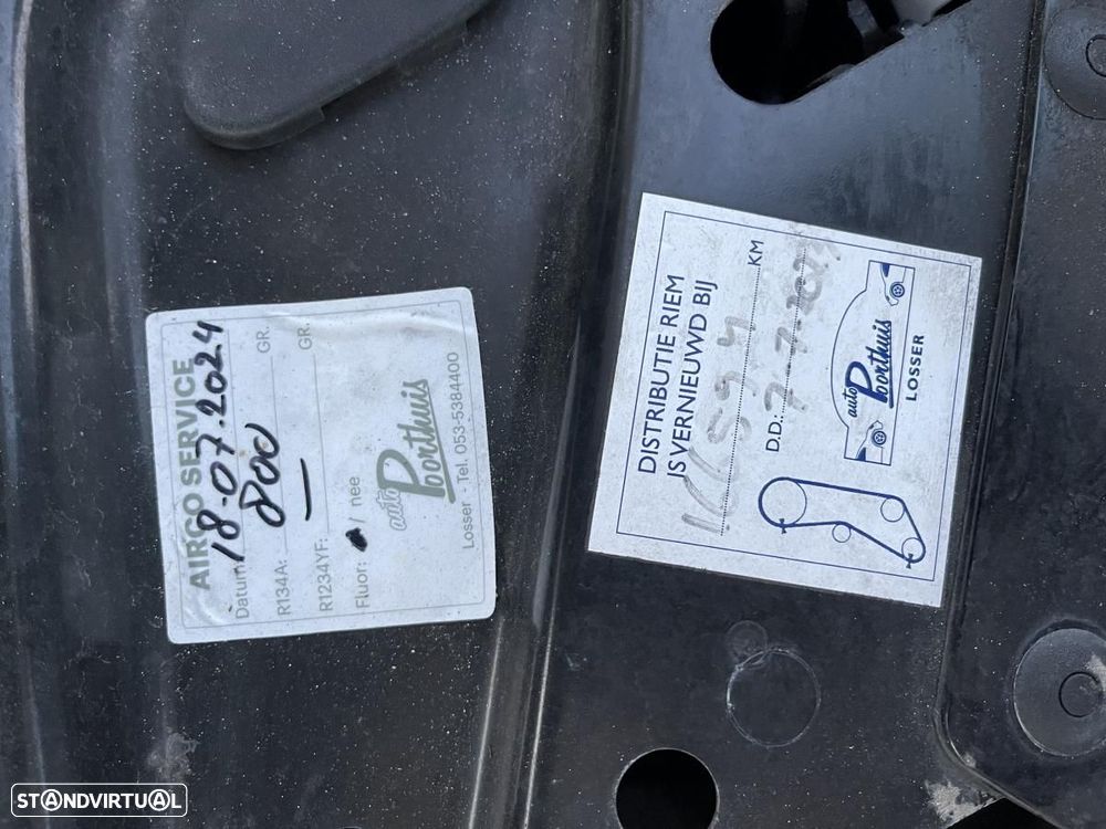 Volvo XC 60 D4 Ocean Race - 28