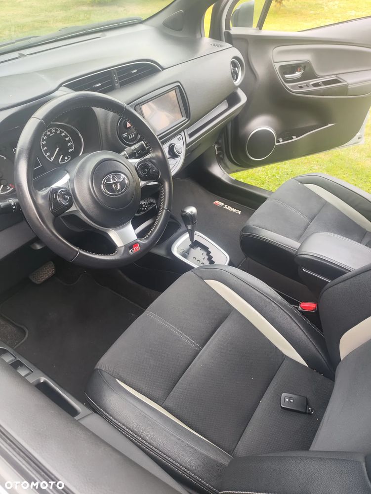 Toyota Yaris 1.5 VVT-i GR Sport - 28