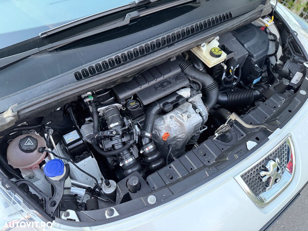 Peugeot 3008 HDi 115 Allure - 15