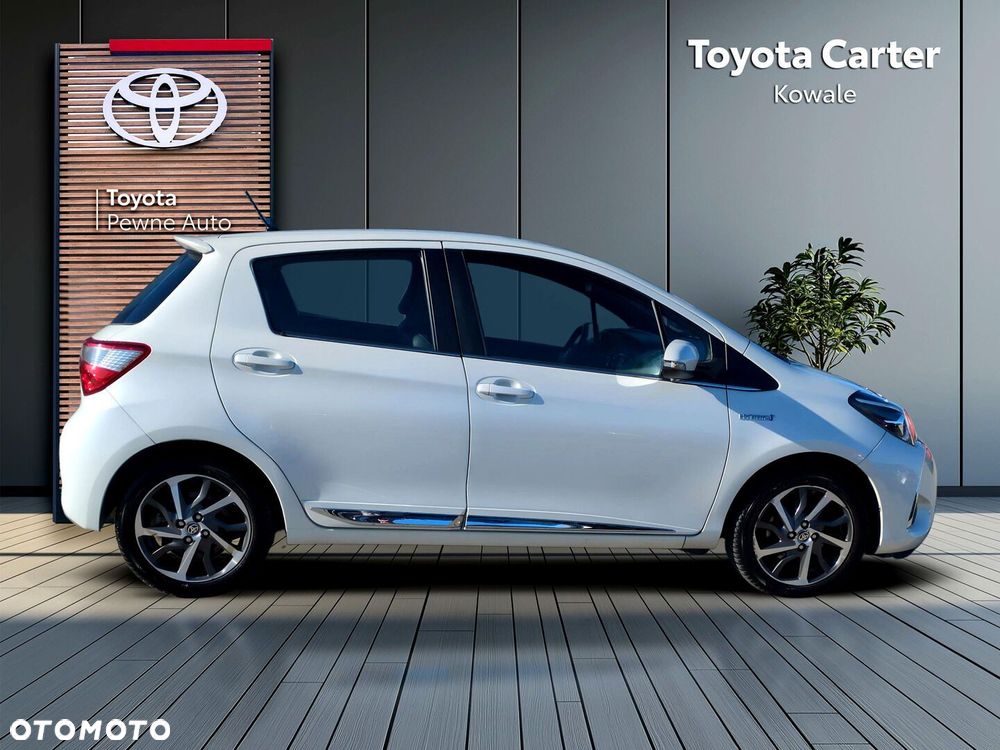 Toyota Yaris Hybrid 100 Dynamic - 7