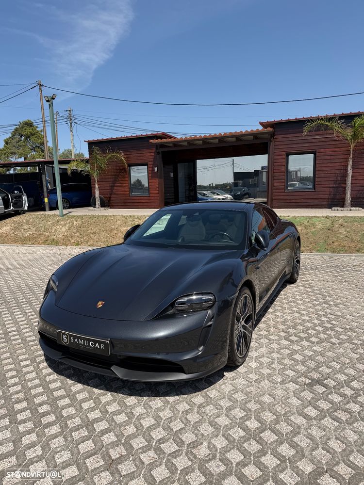 Porsche Taycan - 17