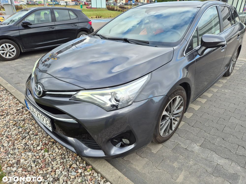 Toyota Avensis 1.8 Premium - 8