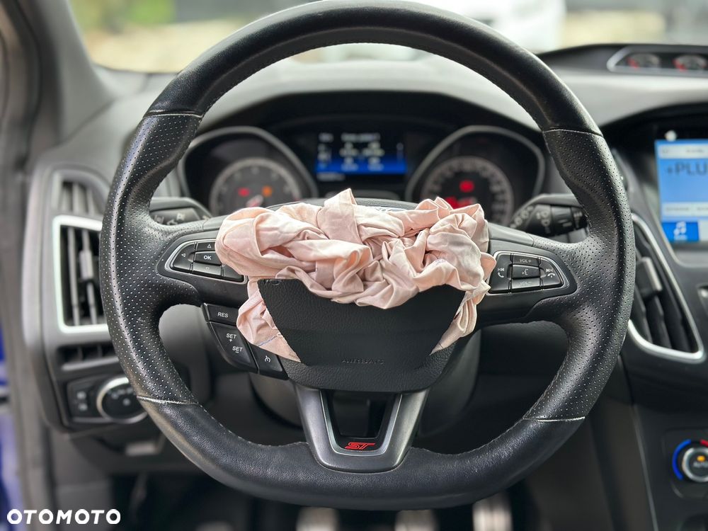 Ford Focus 2.0 EcoBoost ST mit Leder-Sport-Paket - 23