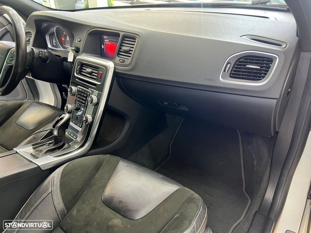 Volvo V60 2.4 D6 R-Design Sum.AWD Phev - 14