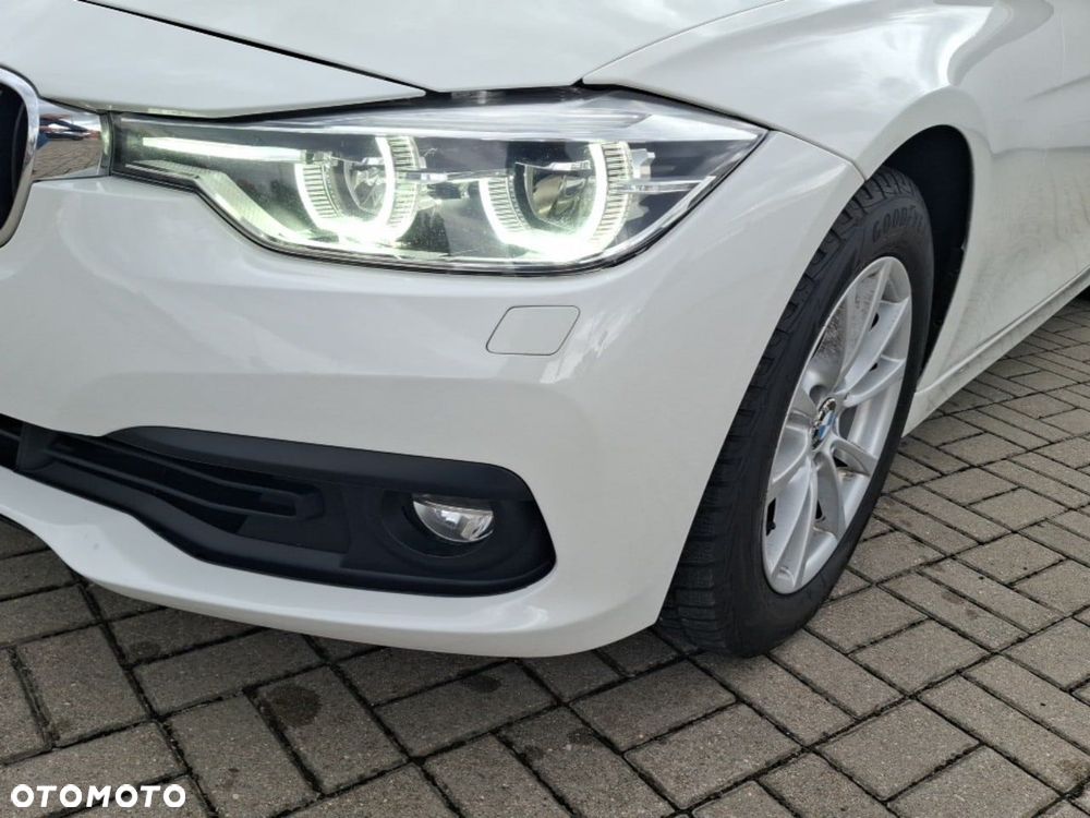 BMW Seria 3 318i - 16