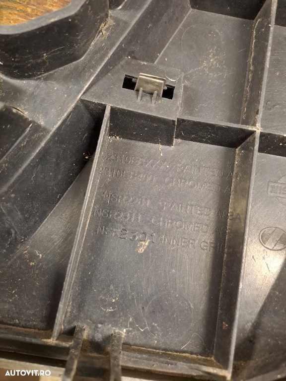 Grila radiator Nissan Navara D40 cod 2310EB400 - 4