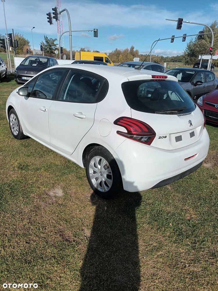Peugeot 208 - 4