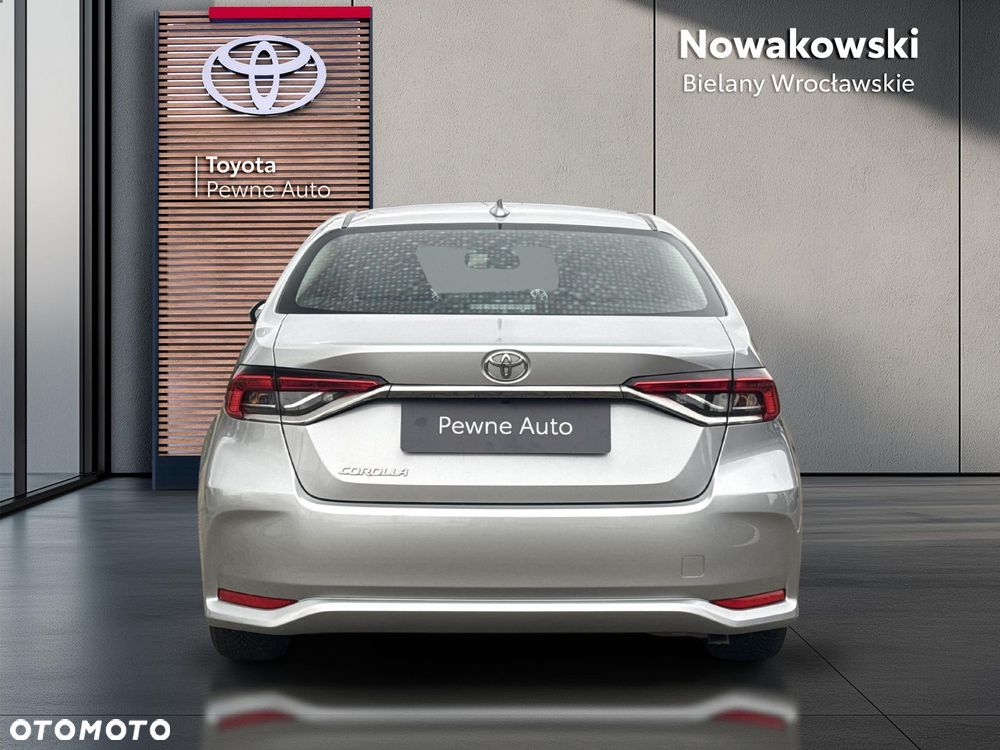Toyota Corolla - 4