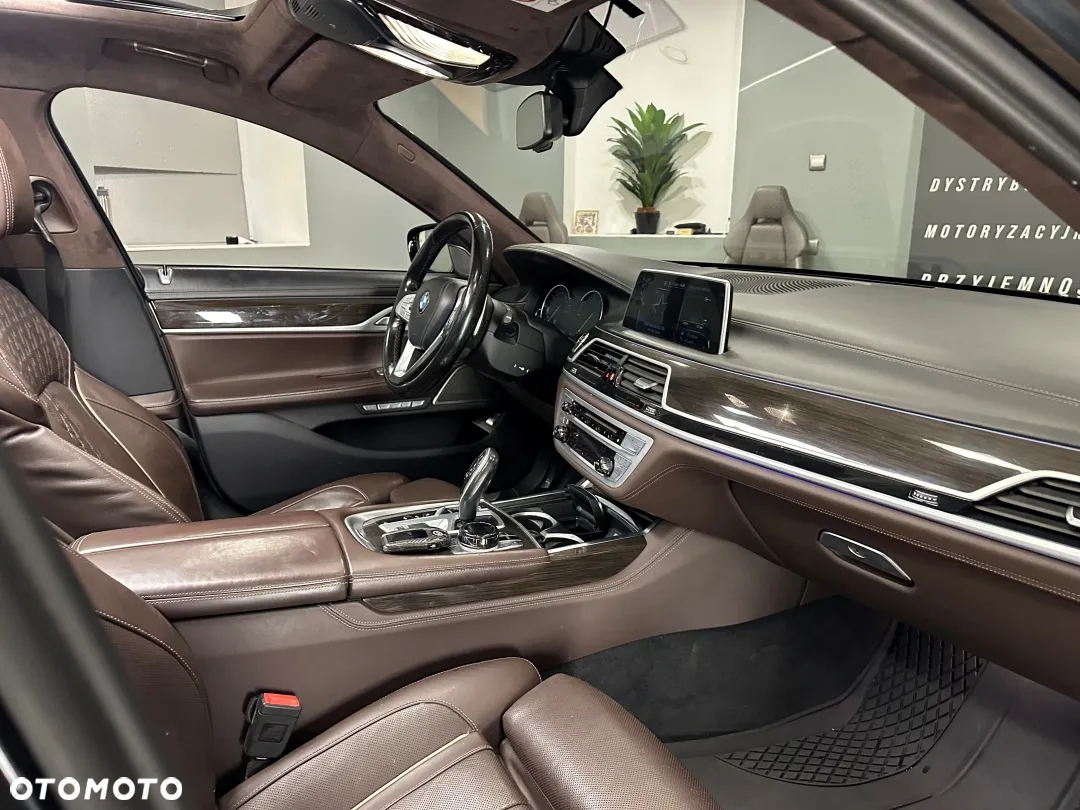 BMW Seria 7 750d xDrive - 13