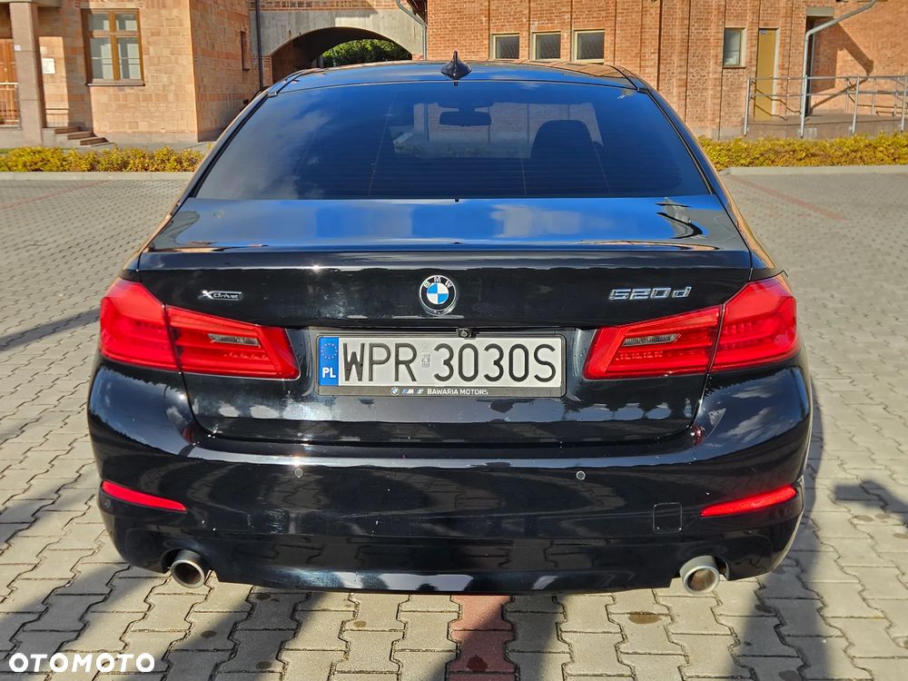 BMW Seria 5 520d xDrive - 32