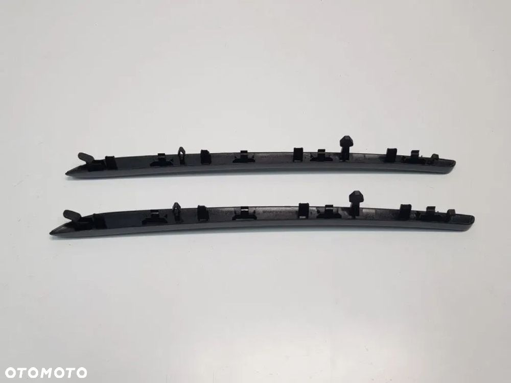 LISTWA BOCZKA DRZWI LEWA RENAULT MEGANE IV - 2