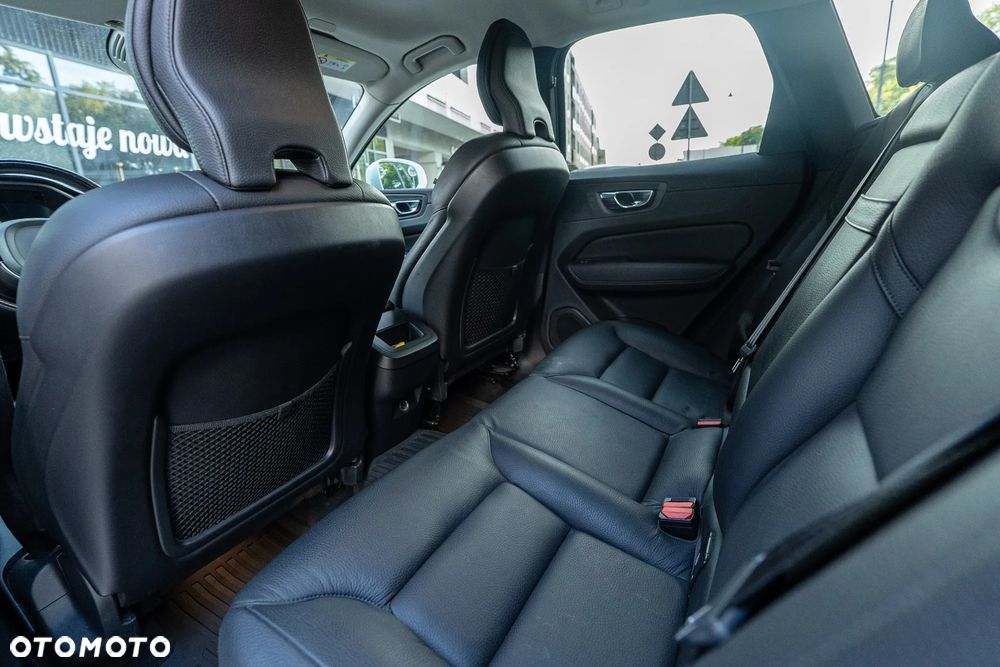 Volvo XC 60 D5 SCR AWD Inscription - 11