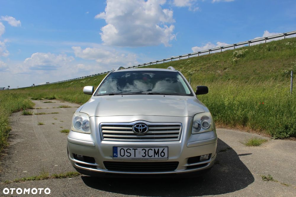 Toyota Avensis 2.0 D-4D Sol Plus - 2