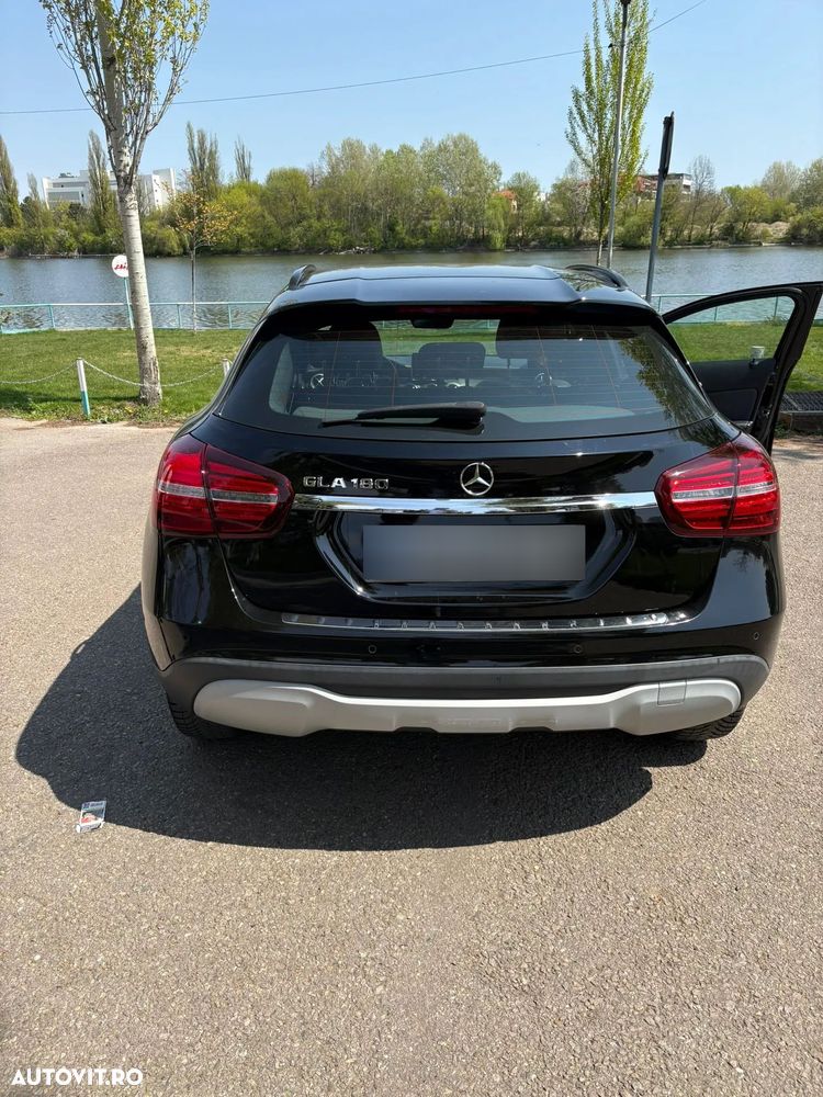 Mercedes-Benz GLA - 7