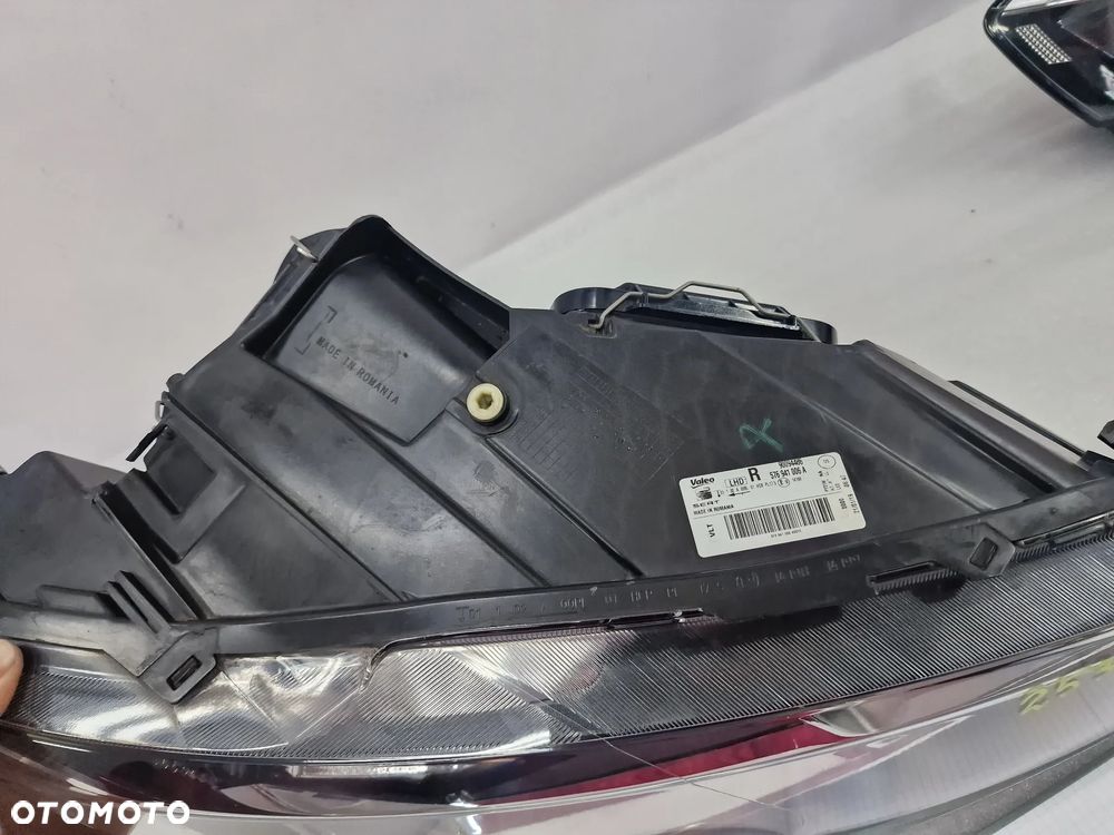 SEAT ATECA 576 16- PRAWA ZWYKŁA LAMPA PRZEDNIA PRZÓD + LED , NR 576941006A , NR AUKCJI LA253 - 11